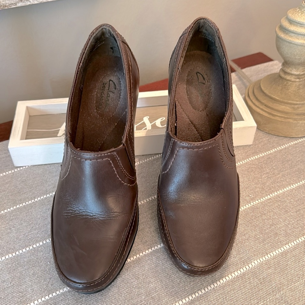 CLARKS Chocolate Brown Chunky Block High Heels Clogs Booties Leather Shoes 8M